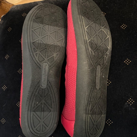 Red Fabric flats by Dearfoam - size 10 - NEW - Picture 4 of 5